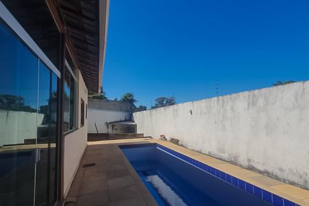 Casa à venda com 287m², 4 quartos e 3 vagas Casa à venda com 287m², 4 quartos e 3 vagasÁrea comum