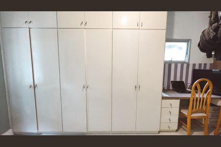 Apartamento à venda com 180m², 3 quartos e 2 vagas Apartamento à venda com 180m², 3 quartos e 2 vagasQuarto 1