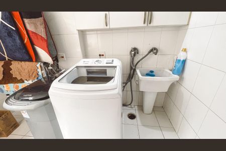 Apartamento à venda com 180m², 3 quartos e 2 vagas Apartamento à venda com 180m², 3 quartos e 2 vagasÁrea de Serviço