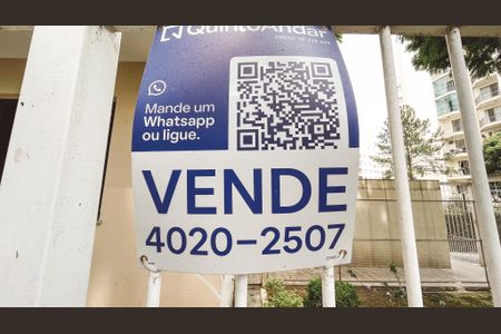 Apartamento à venda com 180m², 3 quartos e 2 vagas Apartamento à venda com 180m², 3 quartos e 2 vagasPlaca