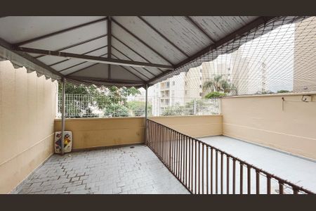 Apartamento à venda com 180m², 3 quartos e 2 vagas Apartamento à venda com 180m², 3 quartos e 2 vagasVaranda da Sala