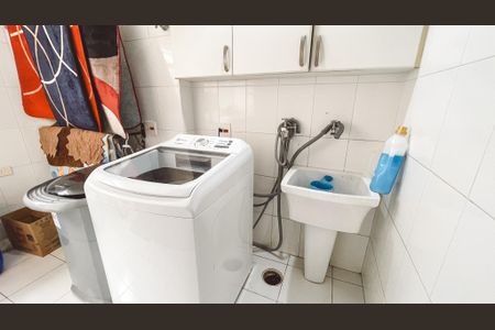 Apartamento à venda com 180m², 3 quartos e 2 vagas Apartamento à venda com 180m², 3 quartos e 2 vagasÁrea de Serviço