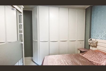Apartamento à venda com 180m², 3 quartos e 2 vagas Apartamento à venda com 180m², 3 quartos e 2 vagasSuíte