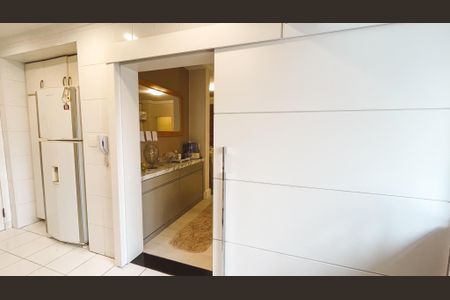 Apartamento à venda com 180m², 3 quartos e 2 vagas Apartamento à venda com 180m², 3 quartos e 2 vagasCozinha