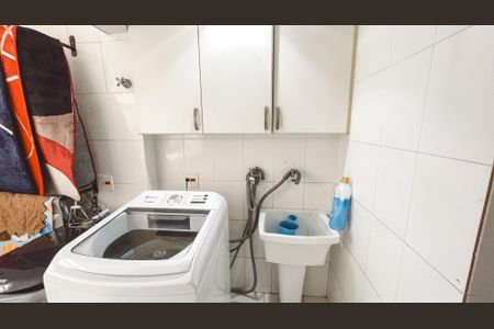 Apartamento à venda com 180m², 3 quartos e 2 vagas Apartamento à venda com 180m², 3 quartos e 2 vagasÁrea de Serviço