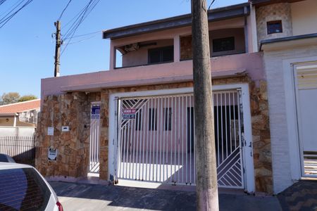 Casa para alugar com 196m², 4 quartos e 3 vagasFachada