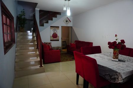 Sala  de casa para alugar com 4 quartos, 196m² em Parque Novo Mundo, Americana