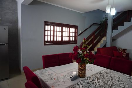 Casa para alugar com 196m², 4 quartos e 3 vagasSala 