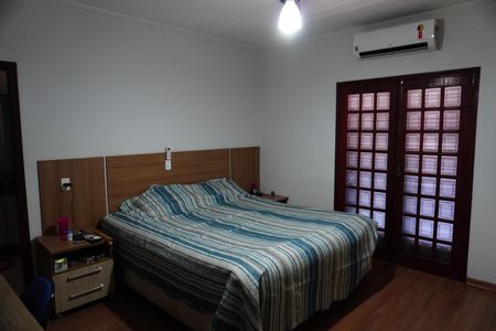 Casa para alugar com 196m², 4 quartos e 3 vagasSuíte