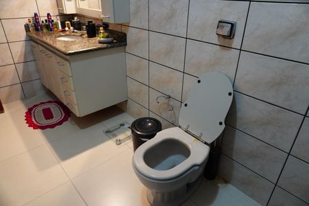 Casa para alugar com 196m², 4 quartos e 3 vagasBanheiro da Suíte 