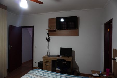 Casa para alugar com 196m², 4 quartos e 3 vagasSuíte