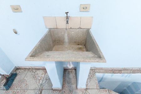 Casa de condomínio para alugar com 100m², 2 quartos e 1 vagaÁrea de Serviço