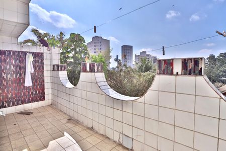 Casa para alugar com 229m², 3 quartos e 4 vagas Casa para alugar com 229m², 3 quartos e 4 vagasSacada Suíte 2