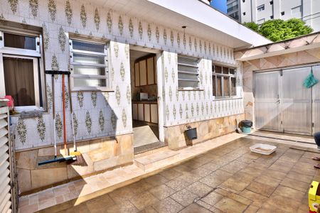 Casa para alugar com 229m², 3 quartos e 4 vagas Casa para alugar com 229m², 3 quartos e 4 vagasQuintal