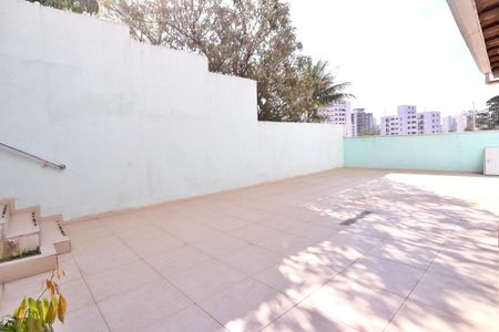 Casa para alugar com 229m², 3 quartos e 4 vagas Casa para alugar com 229m², 3 quartos e 4 vagasQuintal