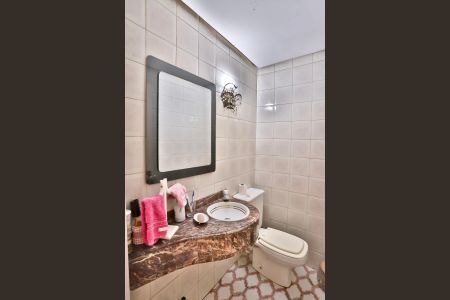 Casa para alugar com 229m², 3 quartos e 4 vagas Casa para alugar com 229m², 3 quartos e 4 vagasBanheiro