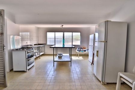 Casa para alugar com 229m², 3 quartos e 4 vagas Casa para alugar com 229m², 3 quartos e 4 vagasÁrea comum - Salão de festas