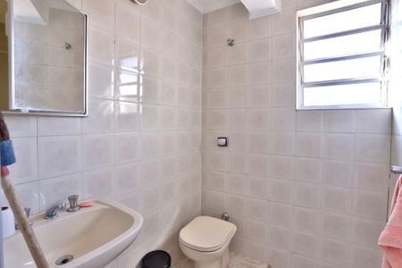 Casa para alugar com 229m², 3 quartos e 4 vagas Casa para alugar com 229m², 3 quartos e 4 vagasBanheiro de Serviço