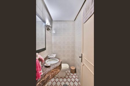 Casa para alugar com 229m², 3 quartos e 4 vagas Casa para alugar com 229m², 3 quartos e 4 vagasBanheiro