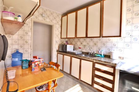 Casa para alugar com 229m², 3 quartos e 4 vagas Casa para alugar com 229m², 3 quartos e 4 vagasCozinha