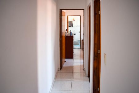 Casa à venda com 170m², 3 quartos e 2 vagas Casa à venda com 170m², 3 quartos e 2 vagasCorredor