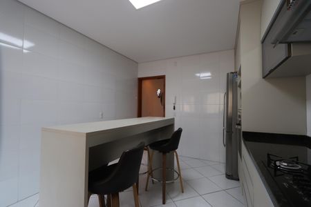 Casa para alugar com 120m², 2 quartos e 2 vagasCozinha