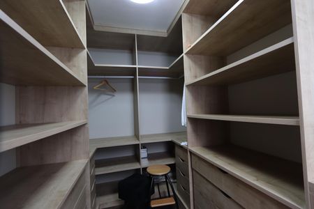 Casa para alugar com 120m², 2 quartos e 2 vagasCloset da Suíte