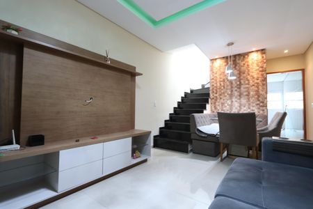 Casa para alugar com 120m², 2 quartos e 2 vagasSala