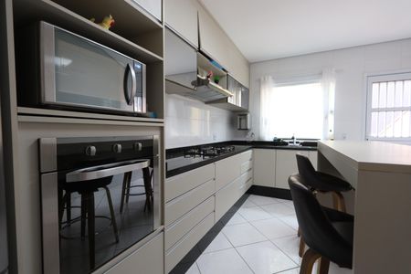 Casa para alugar com 120m², 2 quartos e 2 vagasCozinha