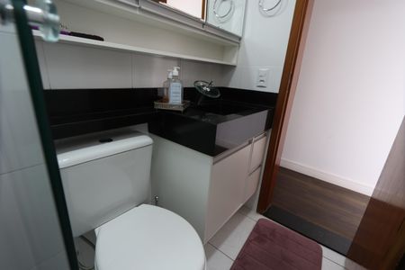 Casa para alugar com 120m², 2 quartos e 2 vagasBanheiro Social