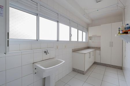 Apartamento à venda com 142m², 3 quartos e 2 vagas Apartamento à venda com 142m², 3 quartos e 2 vagasÁrea de serviço