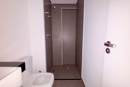 Banheiro de kitnet/studio para alugar com 1 quarto, 20m² em Cerqueira César, São Paulo