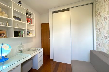 Apartamento à venda com 106m², 3 quartos e 2 vagasQuarto 