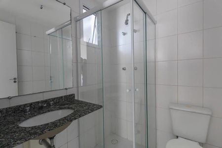 Apartamento à venda com 74m², 3 quartos e 1 vaga Apartamento à venda com 74m², 3 quartos e 1 vagaBanheiro da Suíte