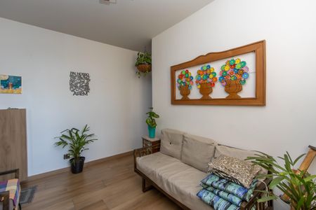 Sala de apartamento à venda com 2 quartos, 72m² em São Tomaz, Belo Horizonte