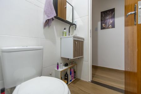 Apartamento à venda com 72m², 2 quartos e 1 vaga Apartamento à venda com 72m², 2 quartos e 1 vagaBanheiro