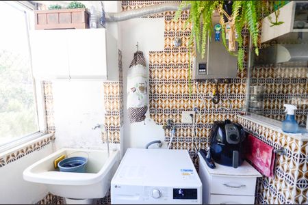 Apartamento à venda com 105m², 3 quartos e 1 vagaÁrea de Serviço