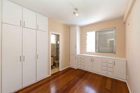 Apartamento para alugar com 150m², 3 quartos e 2 vagasSuíte 1