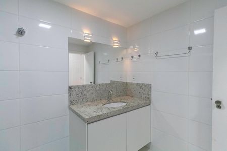 Apartamento à venda com 247m², 4 quartos e 2 vagasBanheiro da suíte