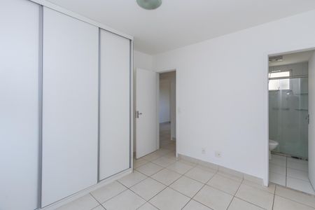 Apartamento à venda com 75m², 3 quartos e 2 vagas Apartamento à venda com 75m², 3 quartos e 2 vagasSuíte