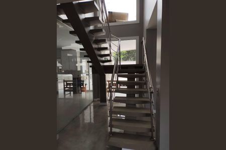 Casa de condomínio para alugar com 330m², 4 quartos e 4 vagas Casa de condomínio para alugar com 330m², 4 quartos e 4 vagasÁrea Externa