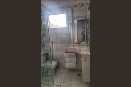 Casa de condomínio para alugar com 330m², 4 quartos e 4 vagas Casa de condomínio para alugar com 330m², 4 quartos e 4 vagasBanheiro