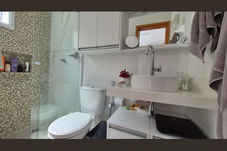 Apartamento à venda com 110m², 2 quartos e 2 vagasBanheiro da suíte