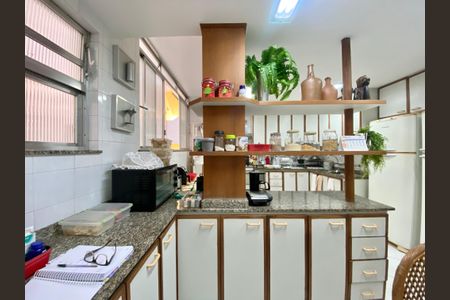 Apartamento para alugar com 250m², 3 quartos e sem vagaCozinha 2