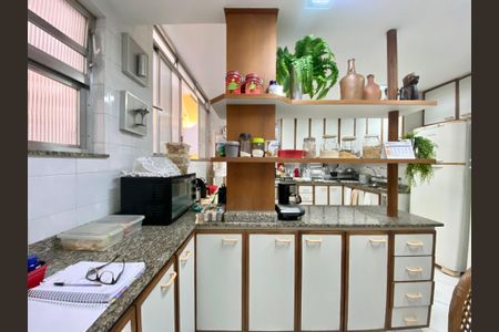 Apartamento para alugar com 250m², 3 quartos e sem vagaCozinha 2