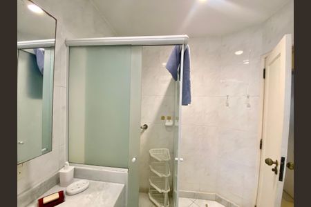 Apartamento para alugar com 250m², 3 quartos e sem vagaBanheiro 1