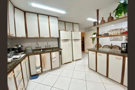 Apartamento para alugar com 250m², 3 quartos e sem vagaCozinha 2