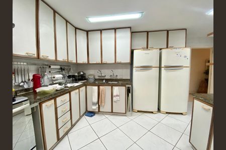 Apartamento para alugar com 250m², 3 quartos e sem vagaCozinha 2