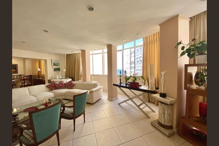 Apartamento para alugar com 250m², 3 quartos e sem vagaSala