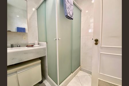 Apartamento para alugar com 250m², 3 quartos e sem vagaBanheiro 1